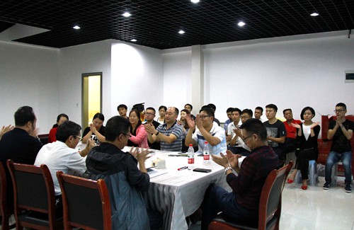 大秦置業(yè)公司深入一線宣講寧董事長(zhǎng)講話精神