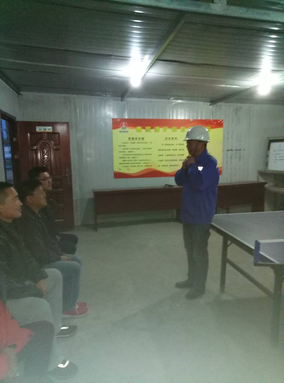 機電安裝公司曹家灘項目部把牢安全不放松