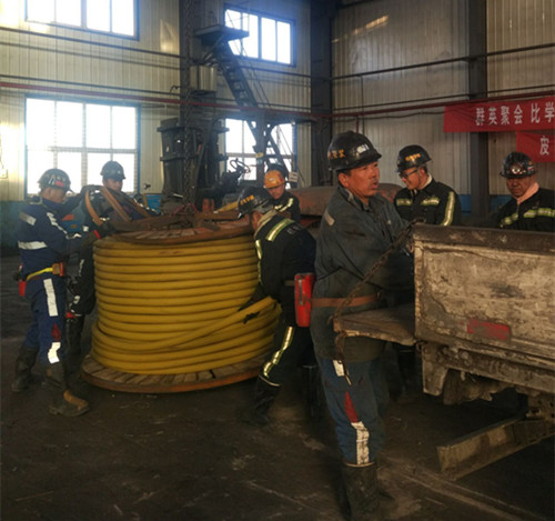 機電安裝公司檸條塔項目部電纜敷設(shè)進行時