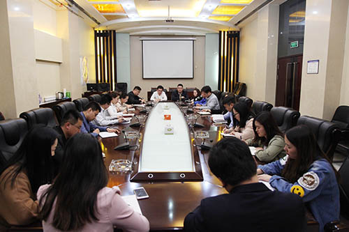 建設(shè)集團(tuán)召開機(jī)關(guān)青年員工座談會