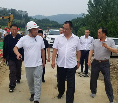 啟迪清潔能源集團(tuán)高級副總裁、瑞行集團(tuán)總裁雷萬寧一行蒞臨陜煤建設(shè)咸陽分公司安裝項目部施工現(xiàn)場視察指導(dǎo)工作