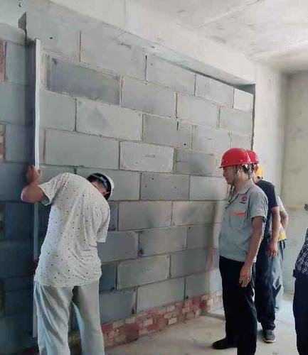 青春，在工地上綻放