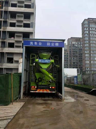 陜煤建設銅煤公司承建的藍山水岸項目環(huán)保施工側記