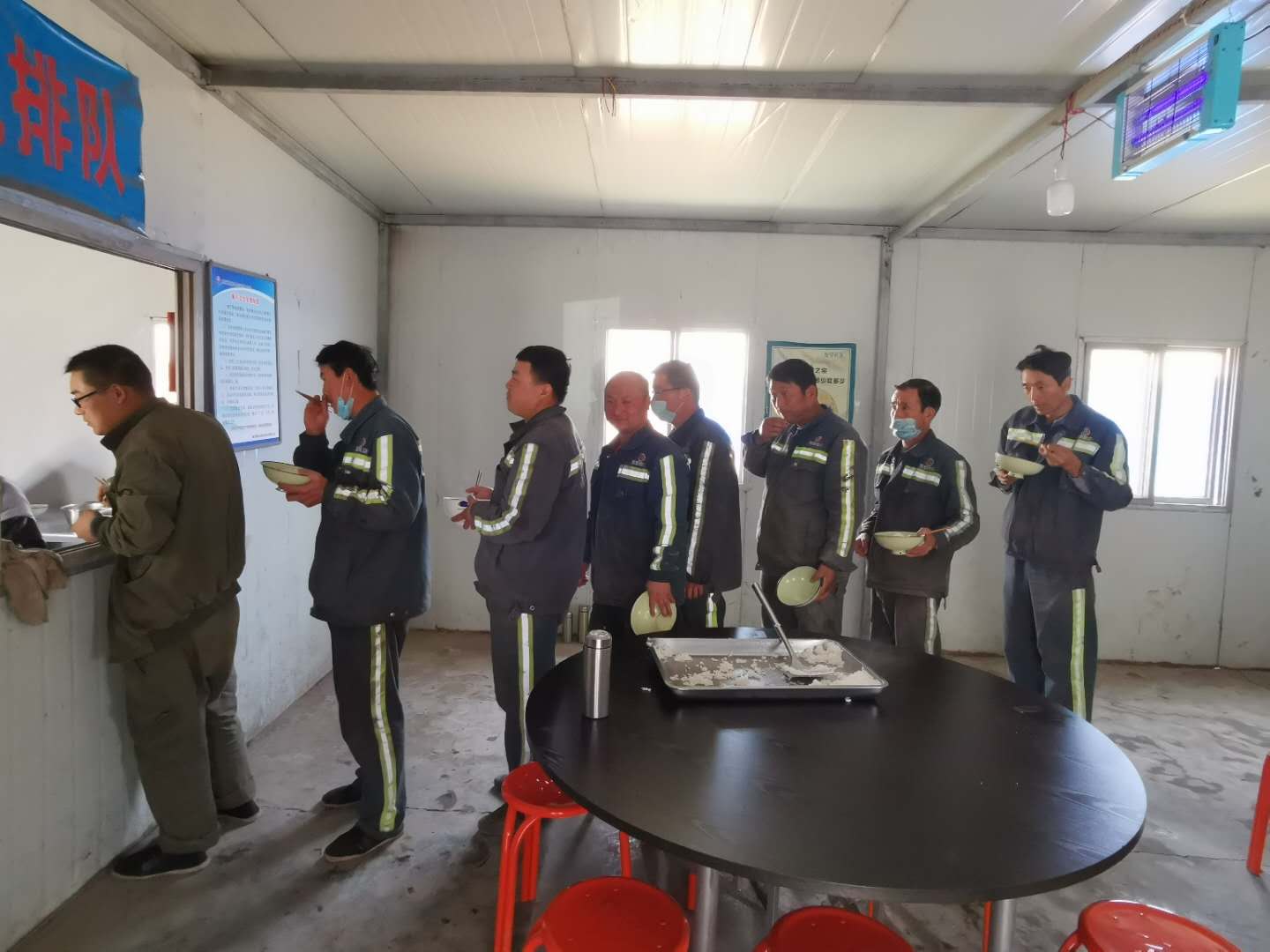 陜煤建設(shè)機(jī)電安裝公司彬長項目部：關(guān)愛職工做好后勤服務(wù)