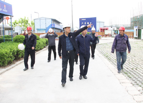 侯本英深入山水逸境小區(qū)、老城改造項(xiàng)目調(diào)研指導(dǎo)工作