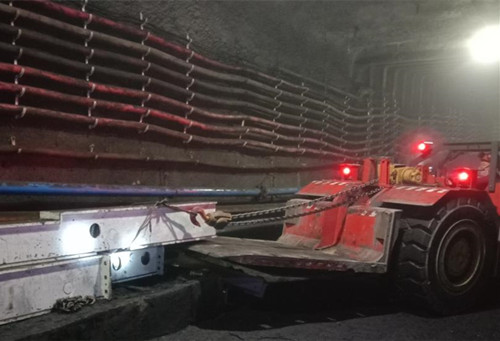 陜煤建設機電安裝公司順利完成曹家灘礦井主運順槽機頭破碎機工程