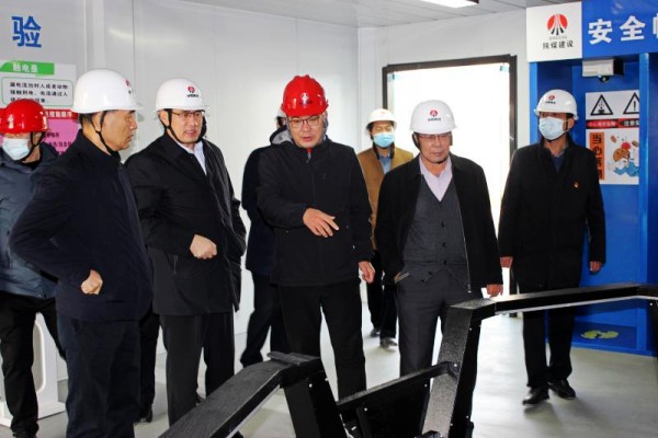 集團領(lǐng)導(dǎo)侯本英、司正林一行深入北斗星基項目檢查指導(dǎo)工作