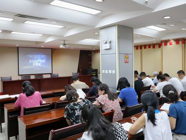 陜煤建設路橋分公司持之以恒抓好安全生產(chǎn)工作