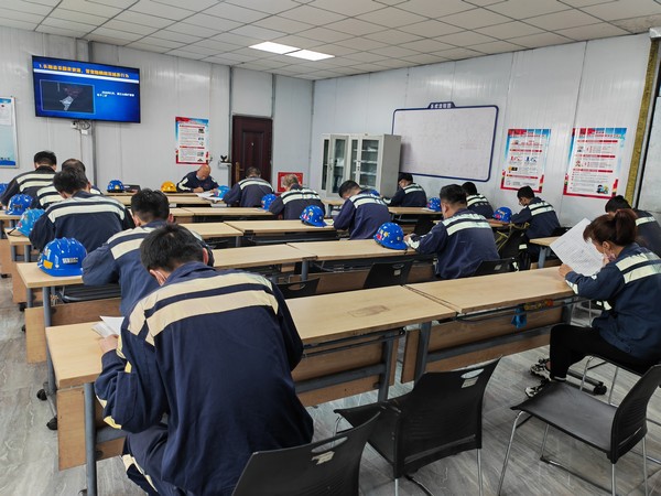 陜煤建設洗選煤運營公司紅柳林洗煤廠項目部：暢通機電“毛細血管，護好安全“大心臟”