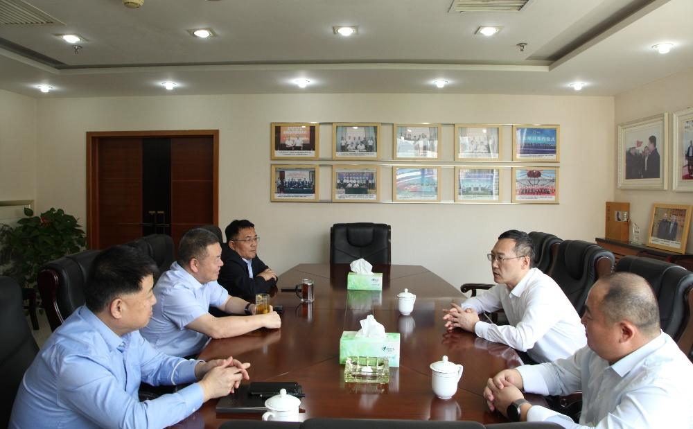 延安旅游集團黨委書記、董事長薛恩宇一行到陜煤建設座談交流