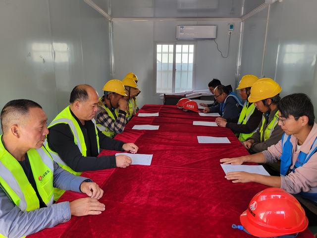 陜煤建設(shè)韓城分公司土建十三項(xiàng)目部：筑牢安全發(fā)展理念 堅(jiān)守安全生產(chǎn)防線(xiàn)