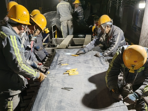 陜煤建設(shè)機電安裝公司：凝心聚力忙檢修，爭分奪秒不停歇