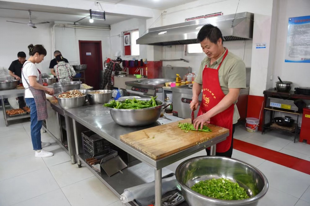 陜煤建設(shè)煤礦運(yùn)營服務(wù)分公司：有一種中秋叫“堅(jiān)守”